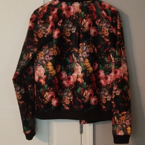 Floral jacket - Picture 4 of 4